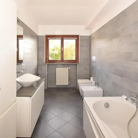 Apartament Il Re Di Quadri Pella